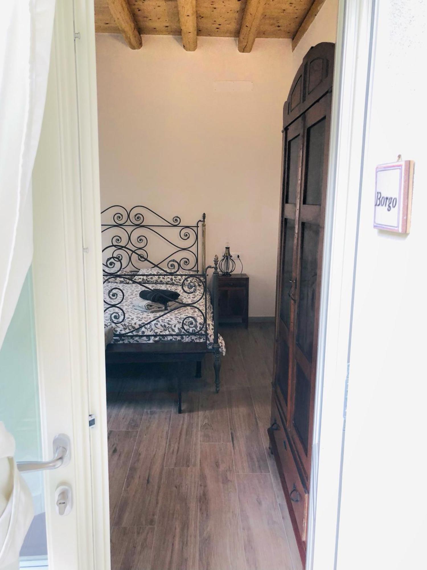 몬테 이솔라 Casa Barteei B&B 외부 사진